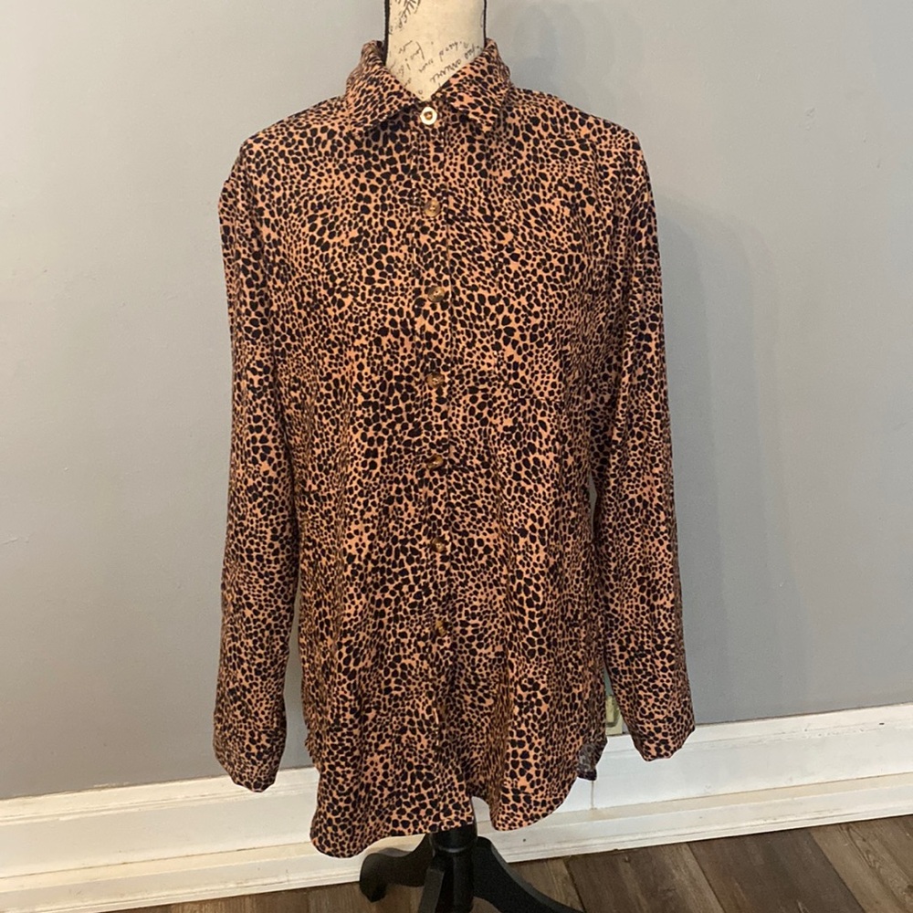 Day trip button up